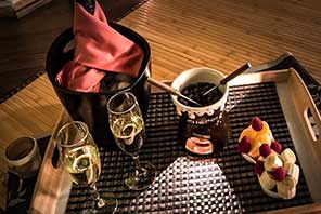 Möet & Chandon + bombones + fondue de chocolate